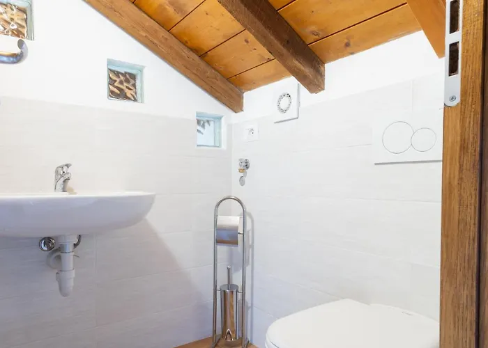 Alloro By Interhome * Perledo